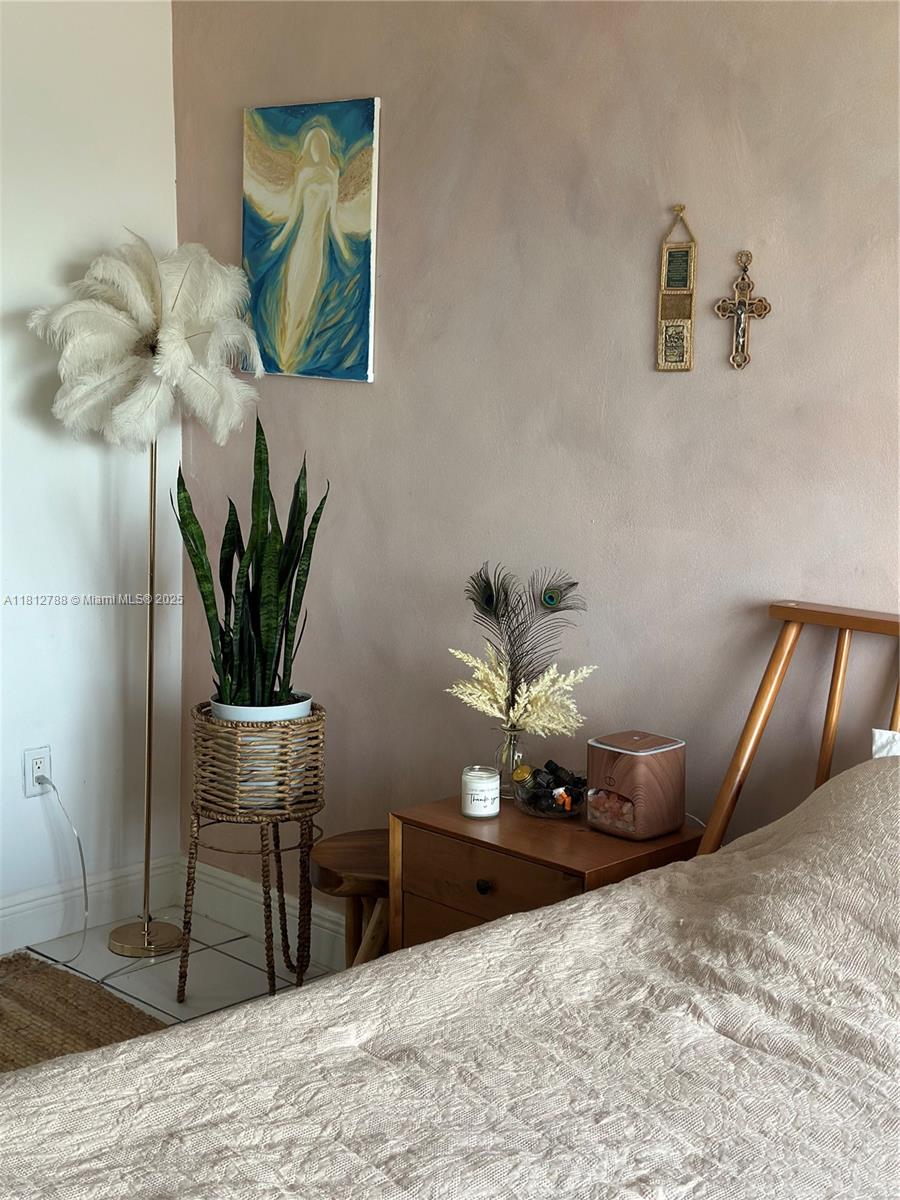 APOLLO CONDO - Residential