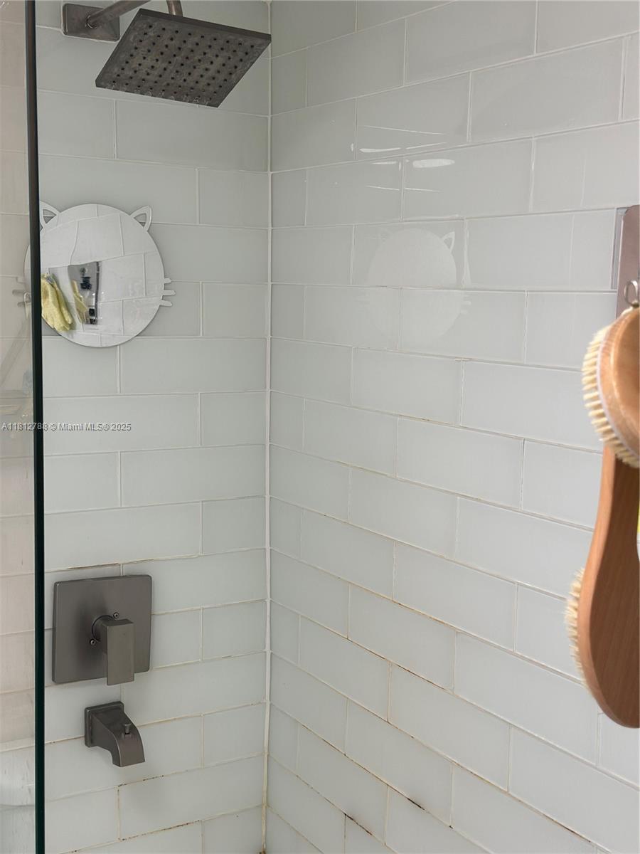 APOLLO CONDO - Residential