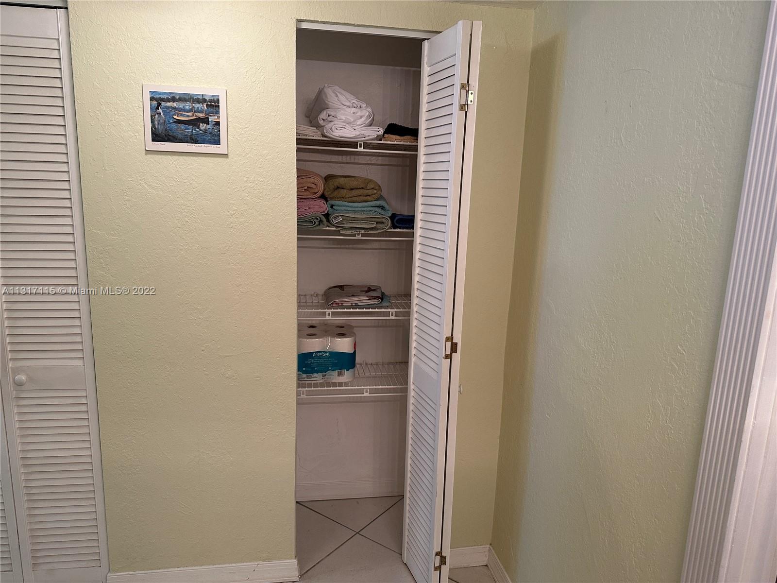 MANATEE CONDO - Residential Lease