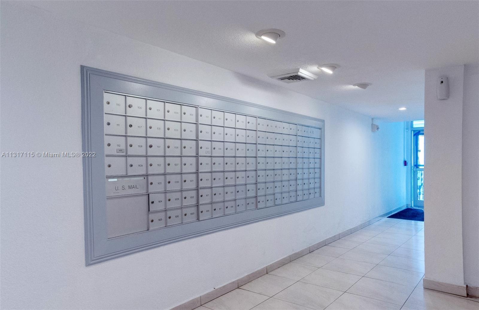 MANATEE CONDO - Residential Lease