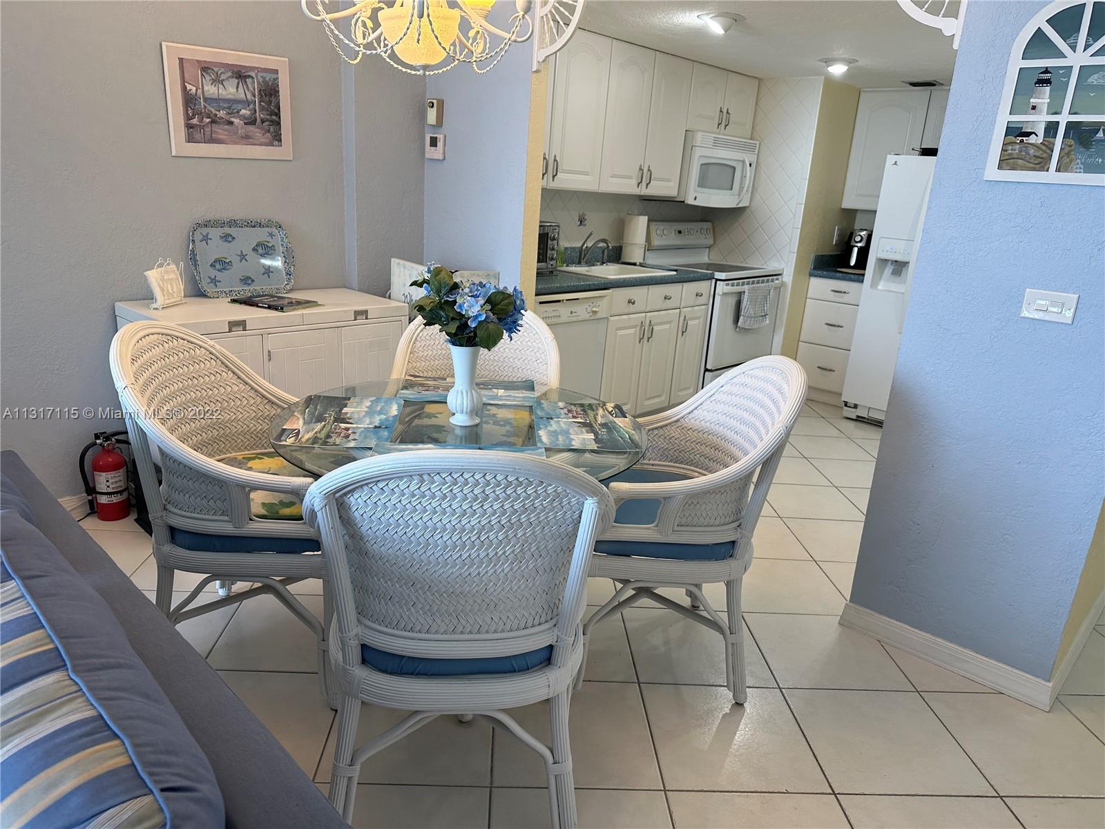 MANATEE CONDO - Residential Lease