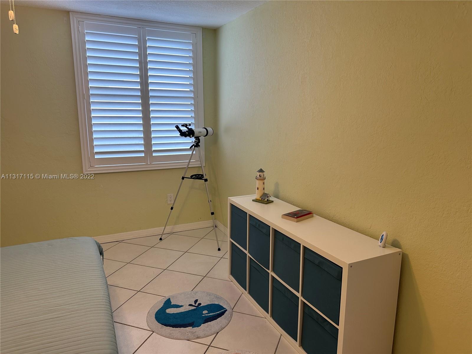 MANATEE CONDO - Residential Lease