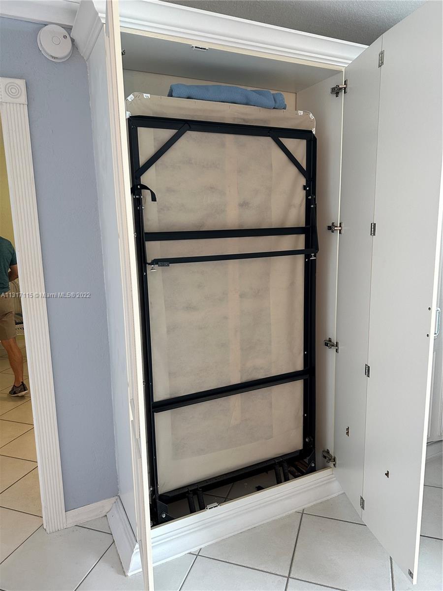 MANATEE CONDO - Residential Lease