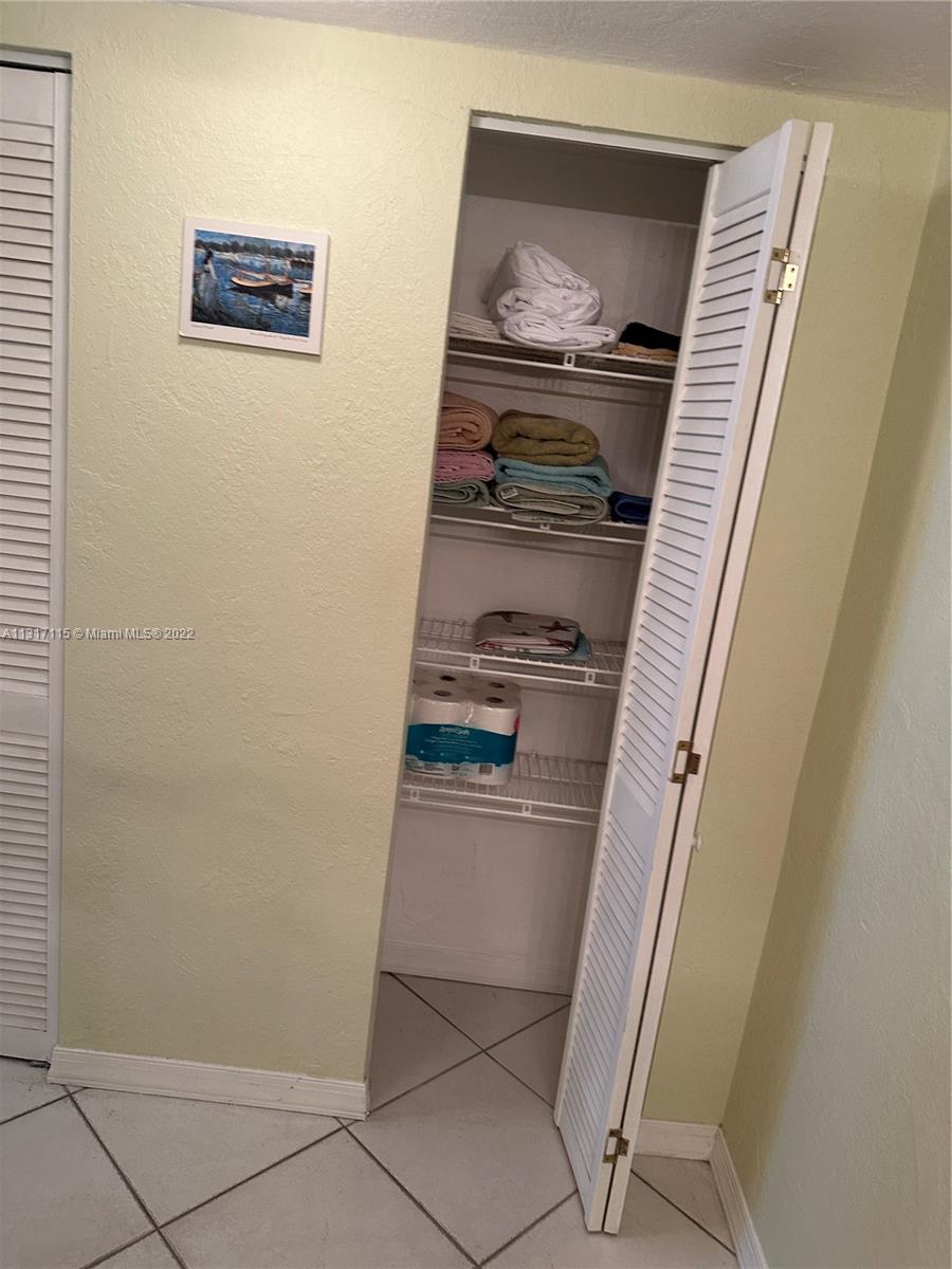 MANATEE CONDO - Residential Lease