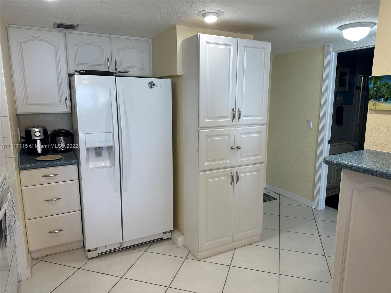 MANATEE CONDO - Residential Lease