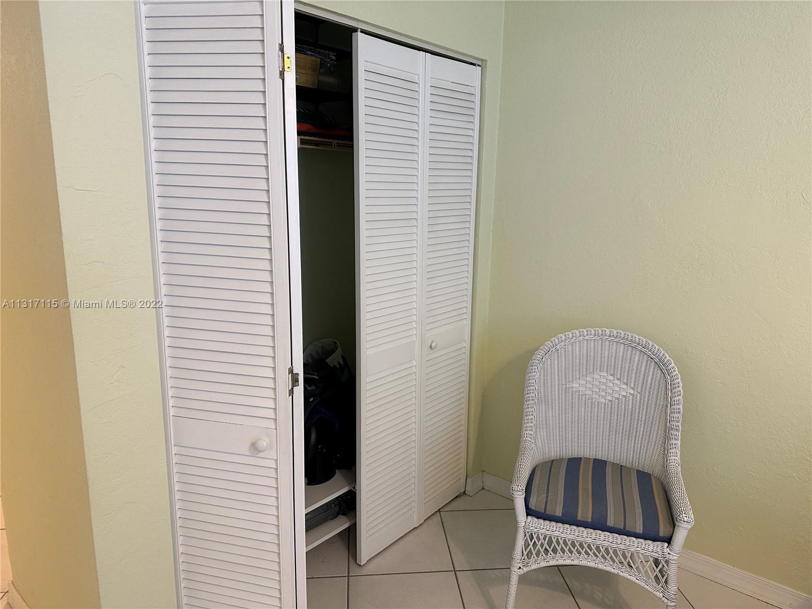 MANATEE CONDO - Residential Lease