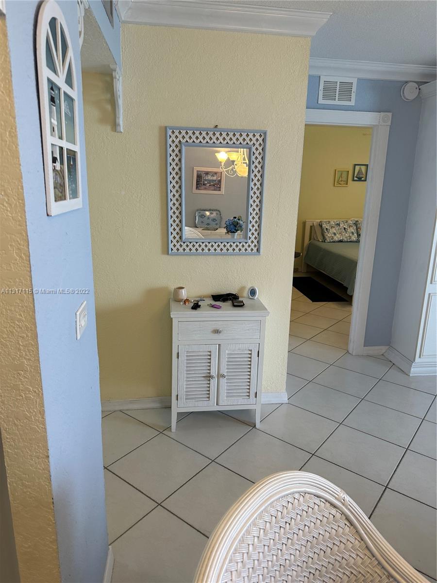 MANATEE CONDO - Residential Lease