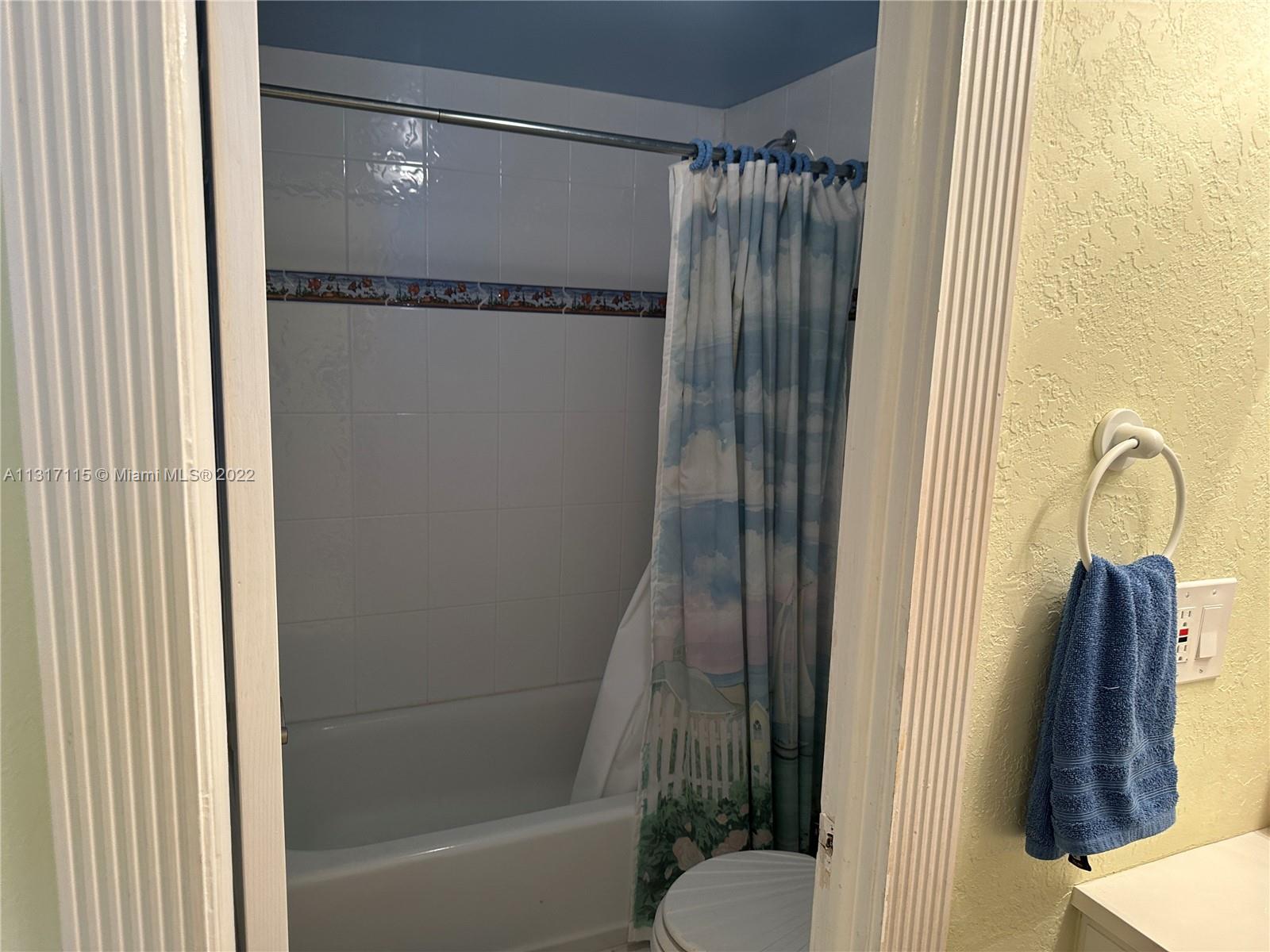 MANATEE CONDO - Residential Lease