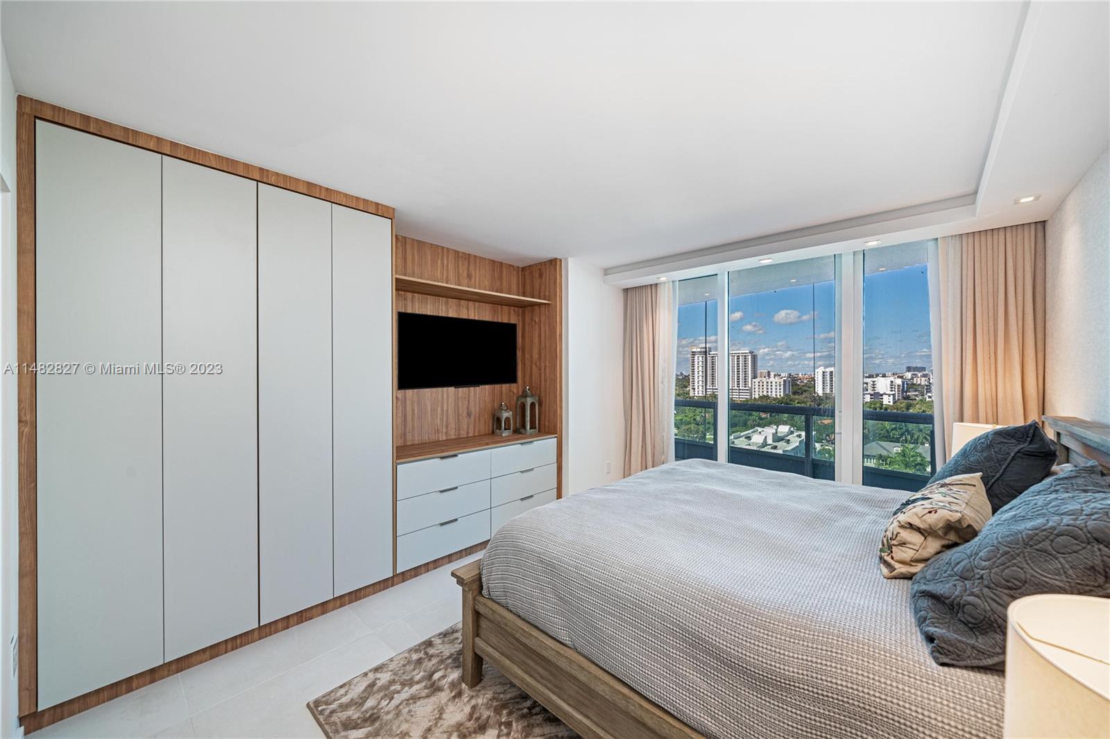 SANTA MARIA CONDO - Residential