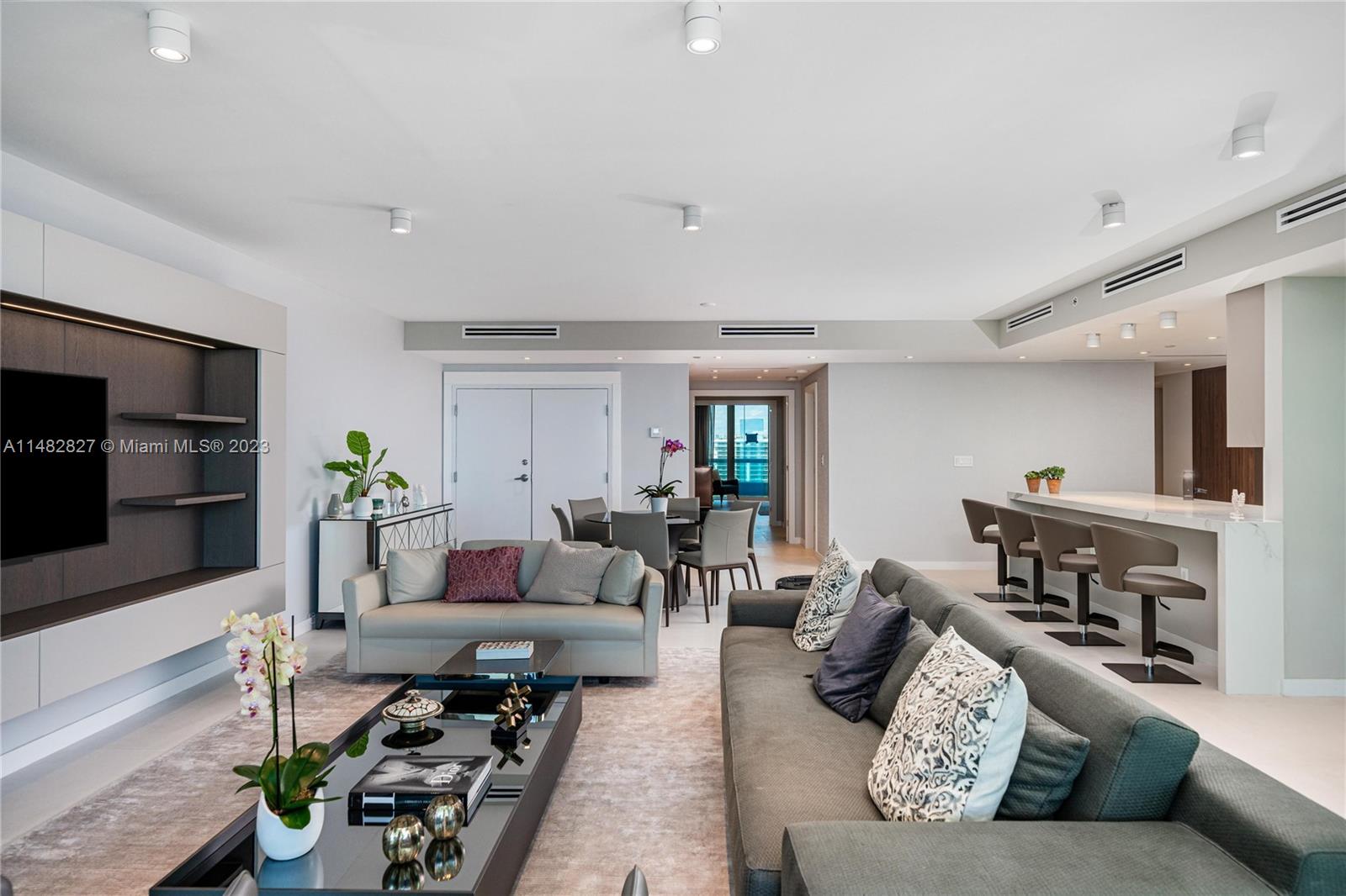 SANTA MARIA CONDO - Residential