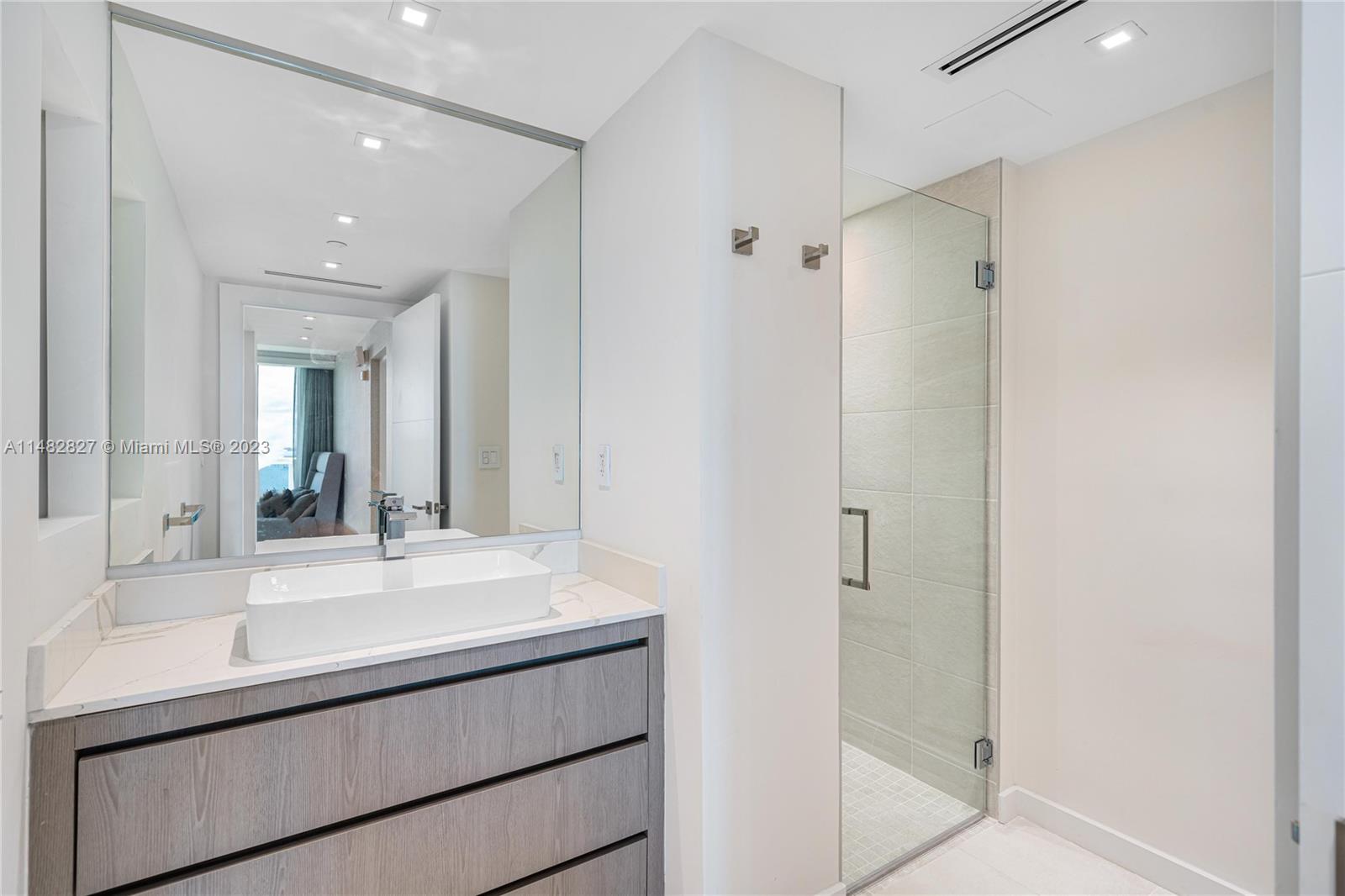 SANTA MARIA CONDO - Residential