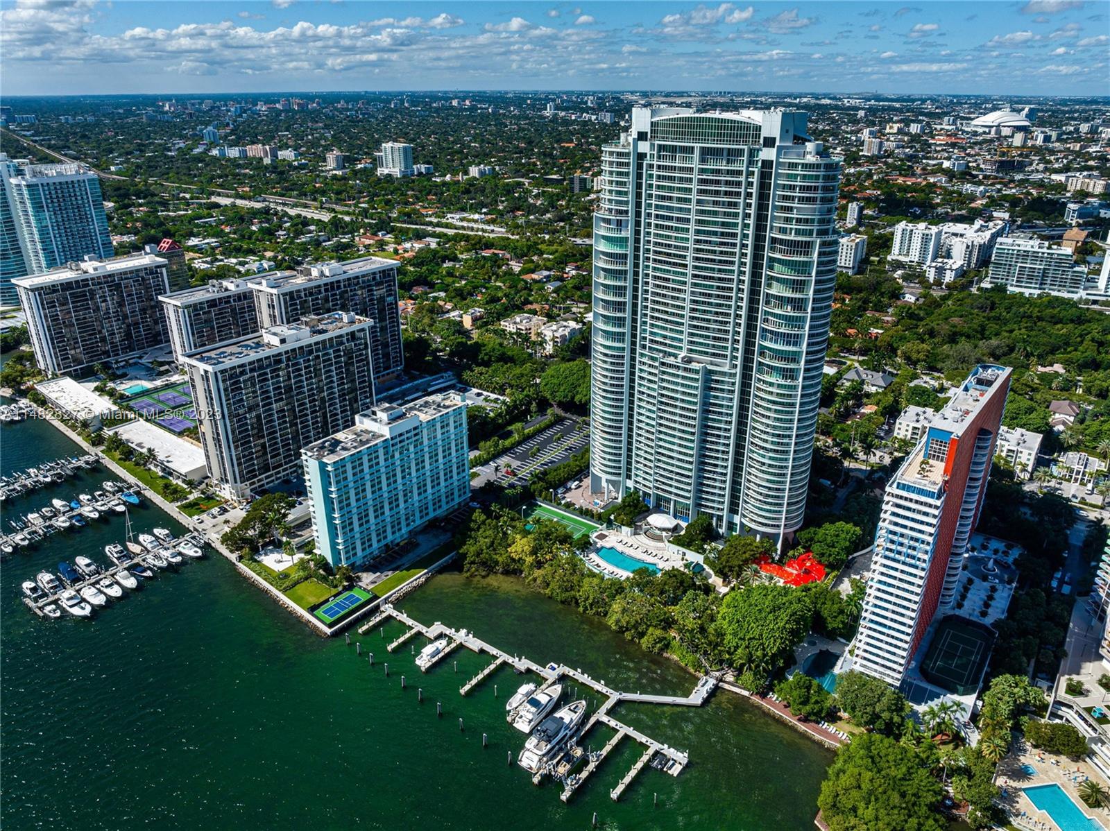 SANTA MARIA CONDO - Residential