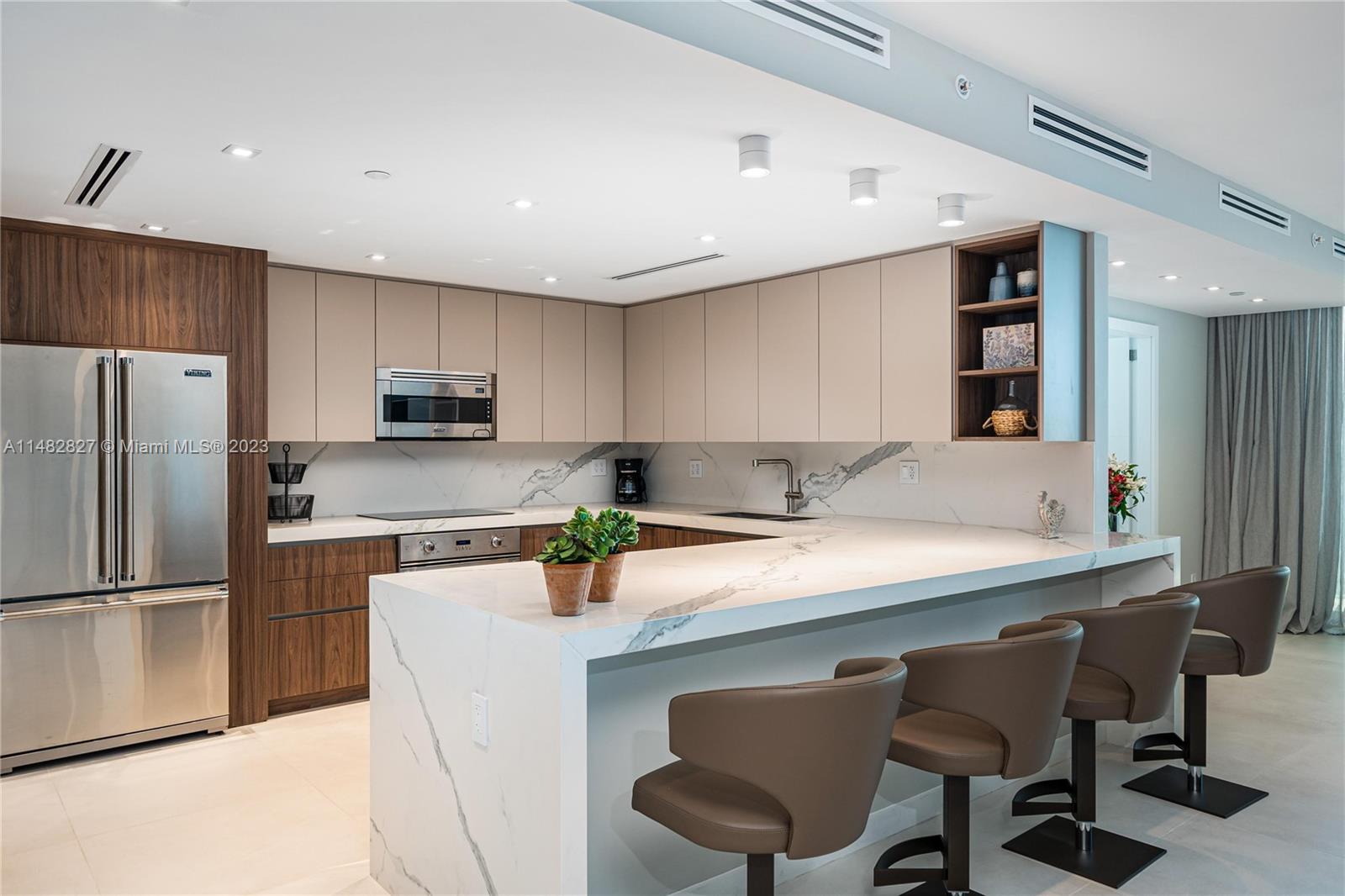 SANTA MARIA CONDO - Residential