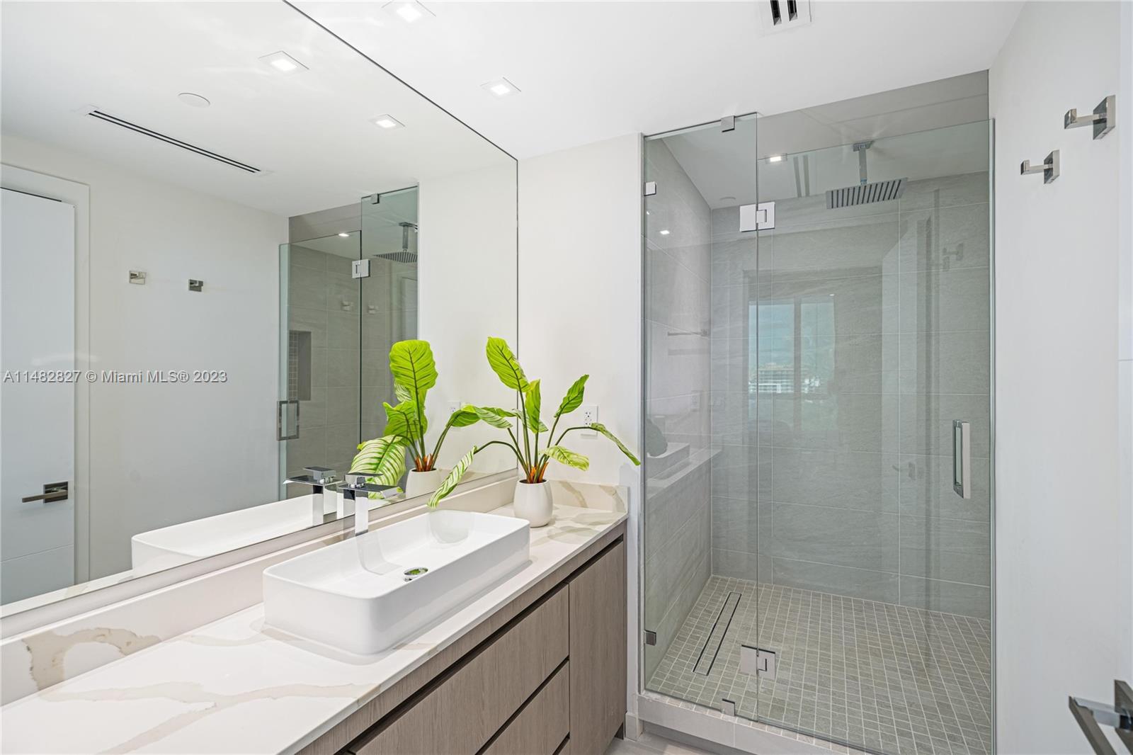 SANTA MARIA CONDO - Residential