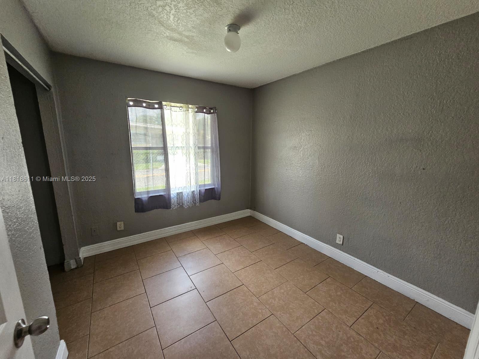 LAUDERDALE HOMESITES - Residential