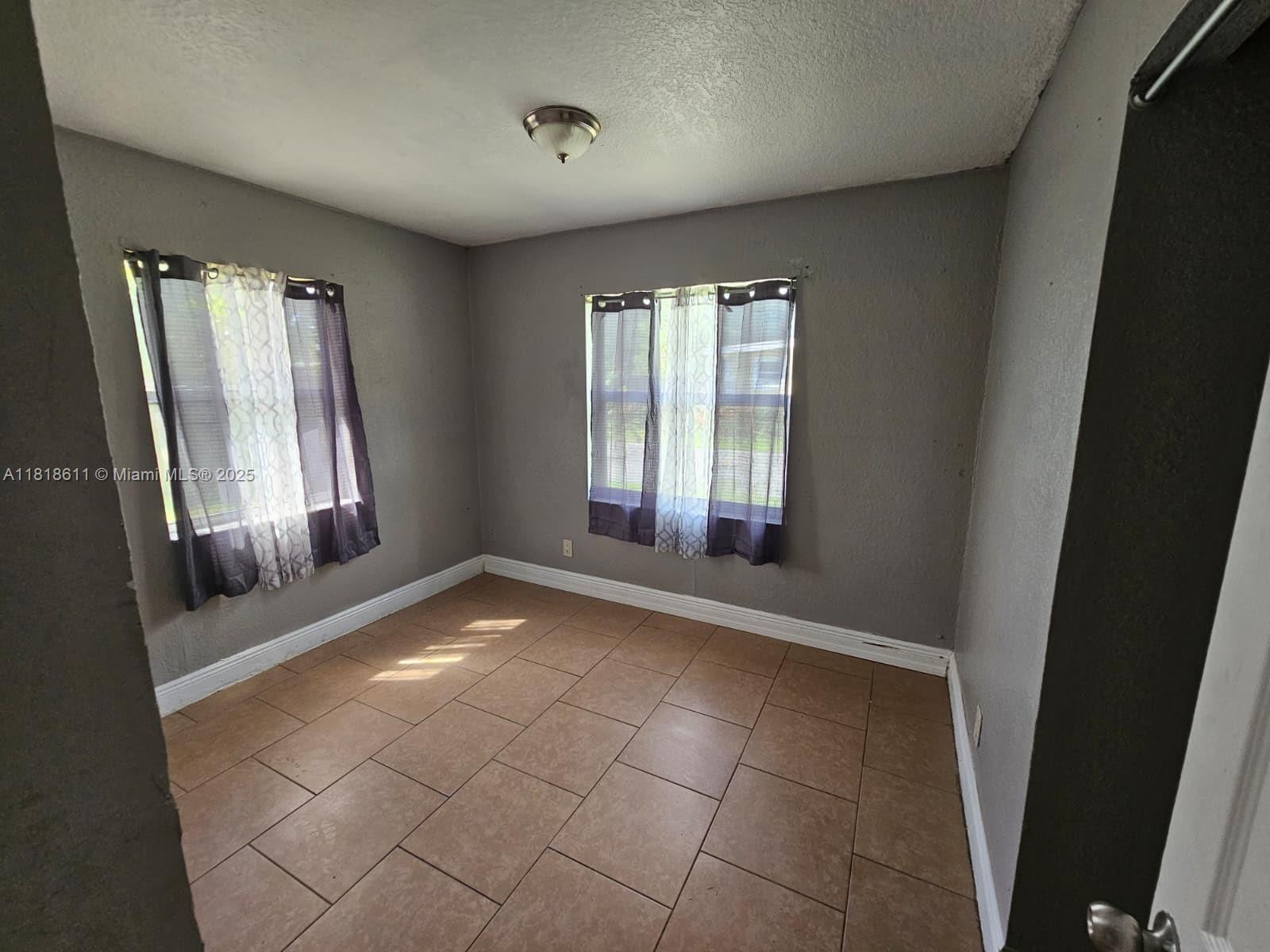 LAUDERDALE HOMESITES - Residential