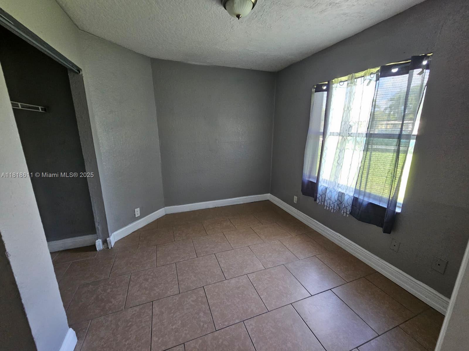 LAUDERDALE HOMESITES - Residential