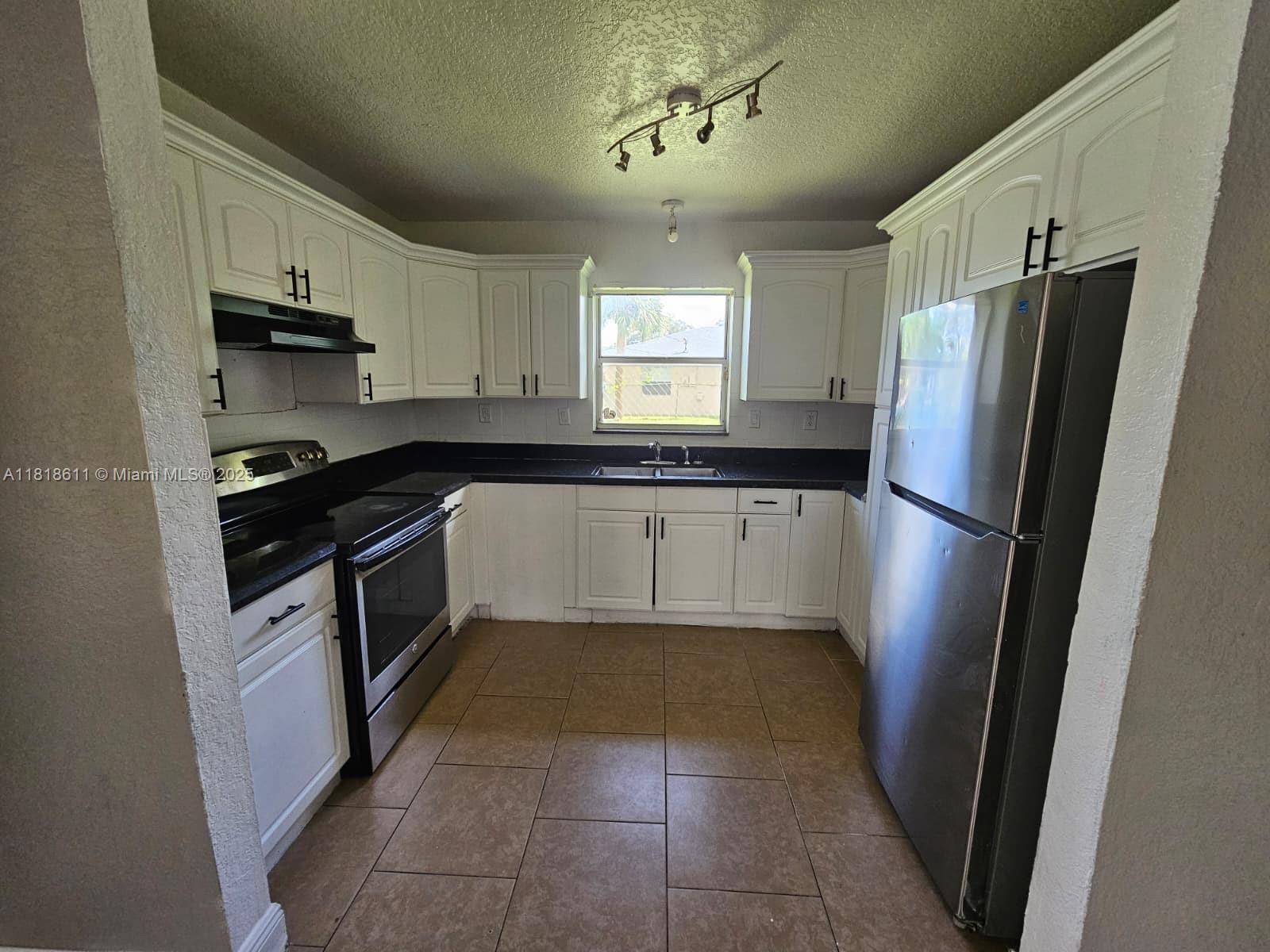 LAUDERDALE HOMESITES - Residential