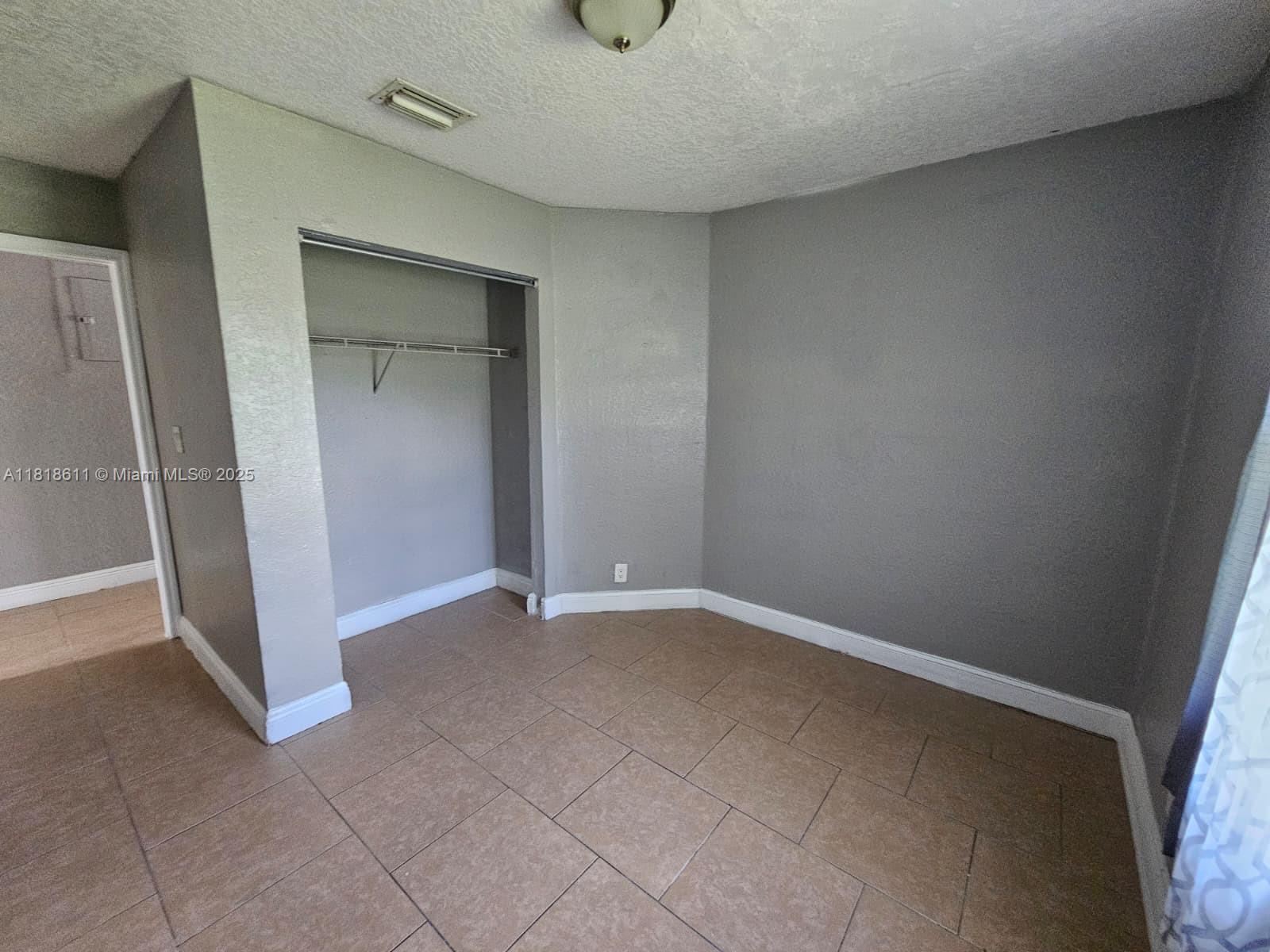 LAUDERDALE HOMESITES - Residential