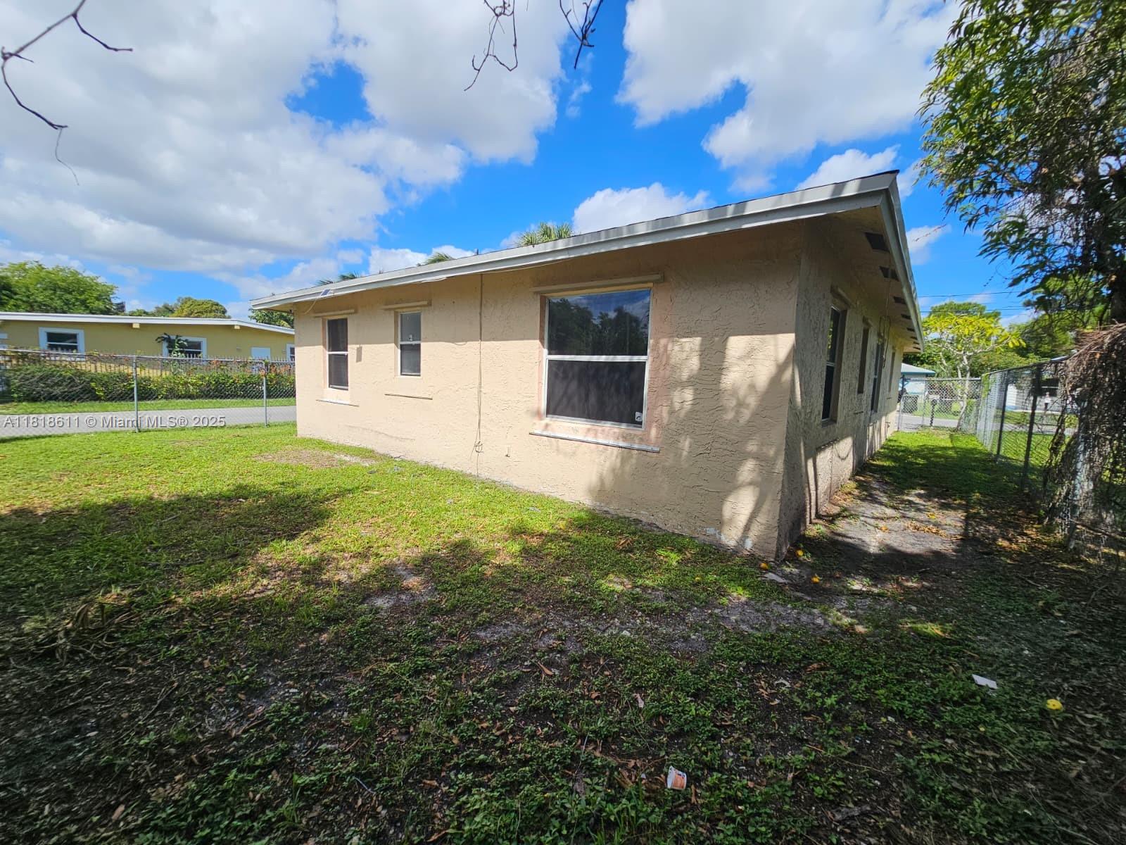 LAUDERDALE HOMESITES - Residential