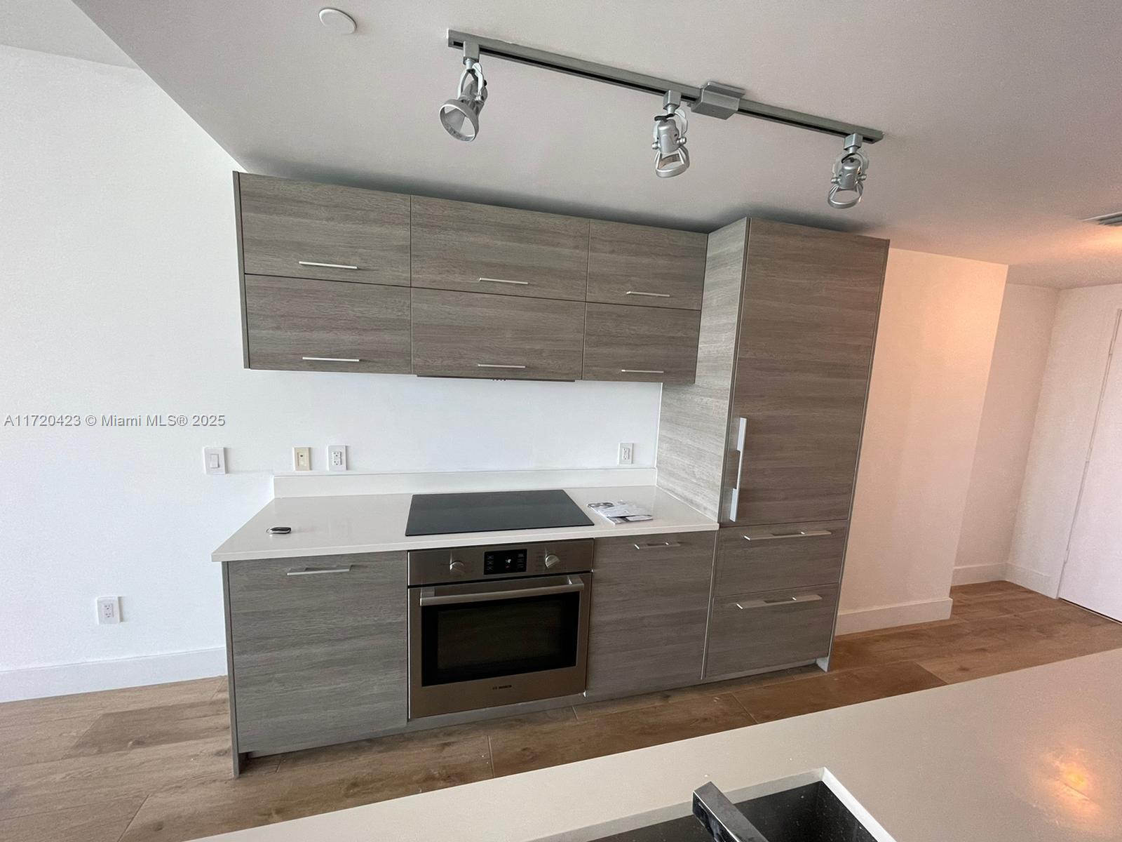 PARAISO BAY CONDO - Residential