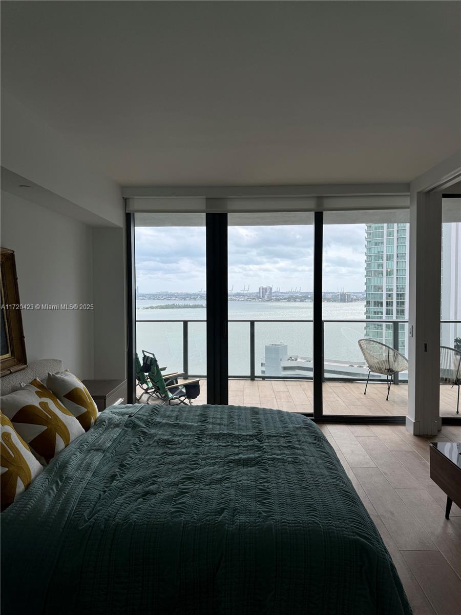 PARAISO BAY CONDO - Residential