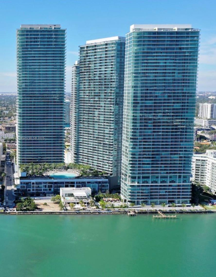 Property for Sale at 650 Ne 32 Street 1805, Miami, Broward County, Florida - Bedrooms: 2 
Bathrooms: 3  - $949,000