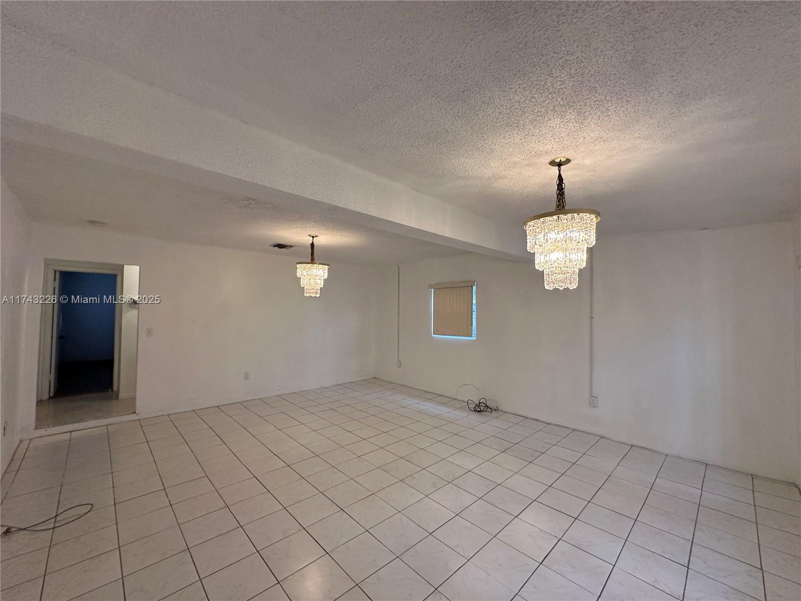 1237 NW 15th Ave