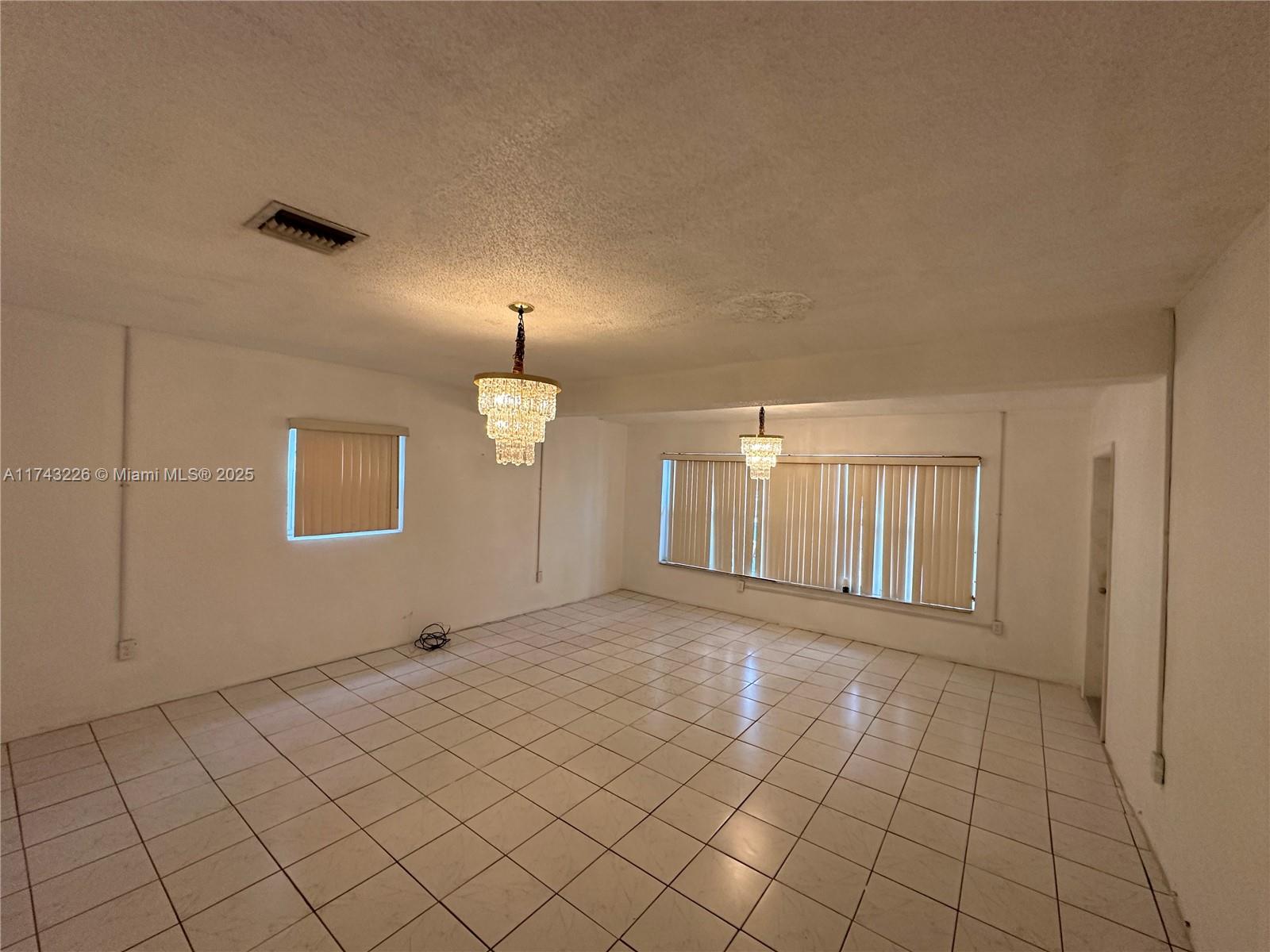 1237 NW 15th Ave