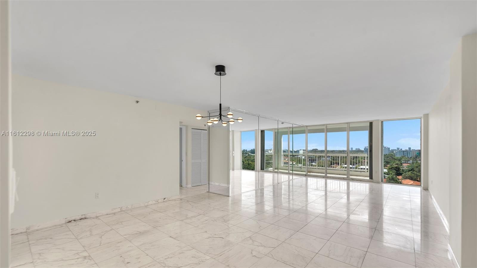9341 Collins Ave 707