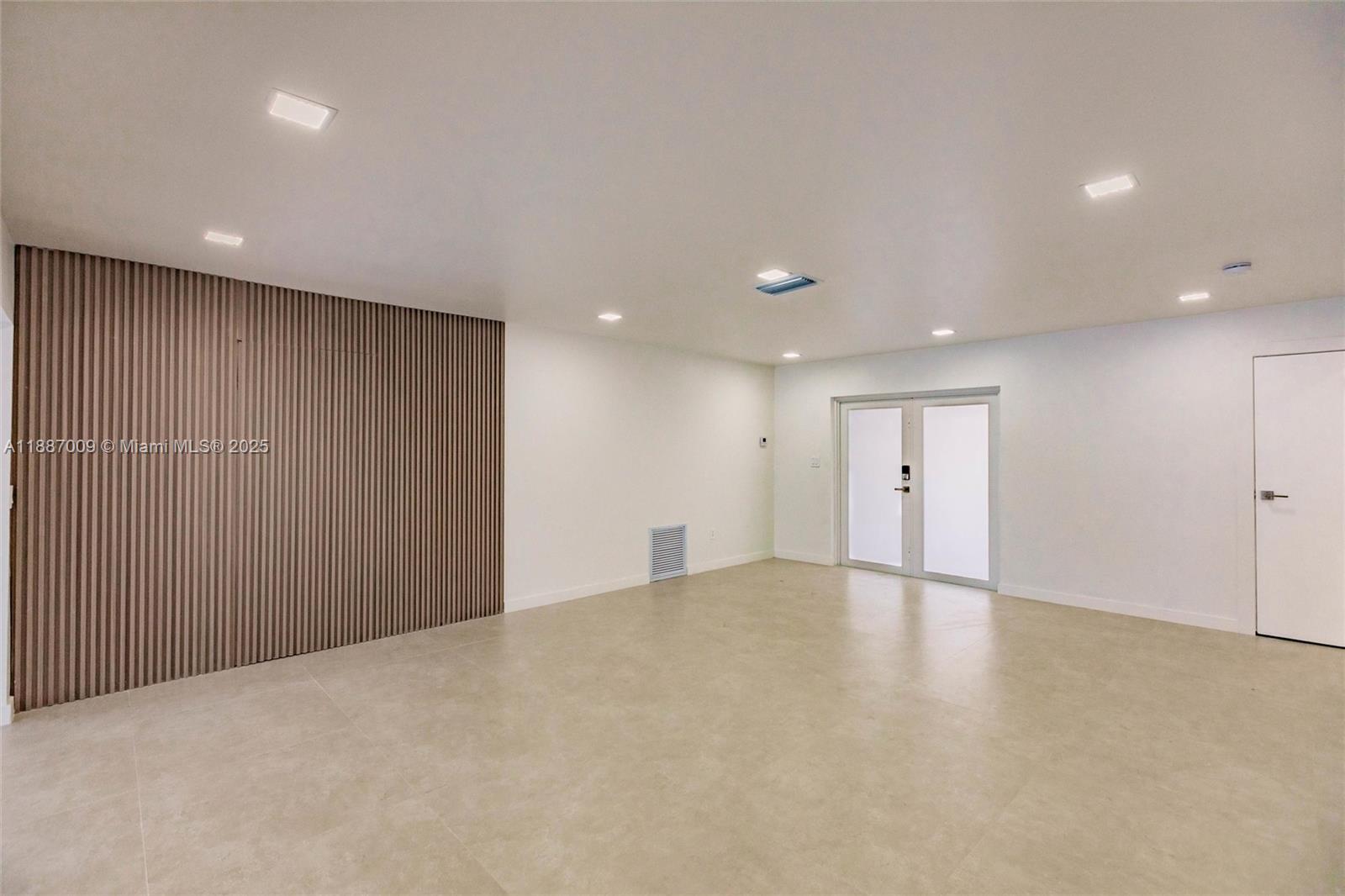SUNRISE GOLF VILLAGE SEC - Residential