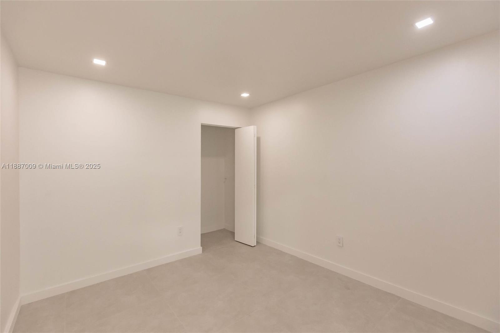 SUNRISE GOLF VILLAGE SEC - Residential