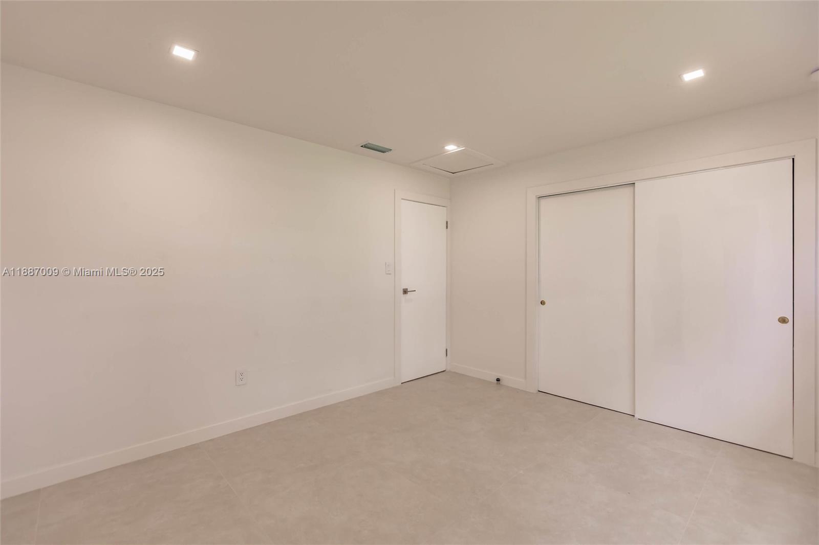SUNRISE GOLF VILLAGE SEC - Residential