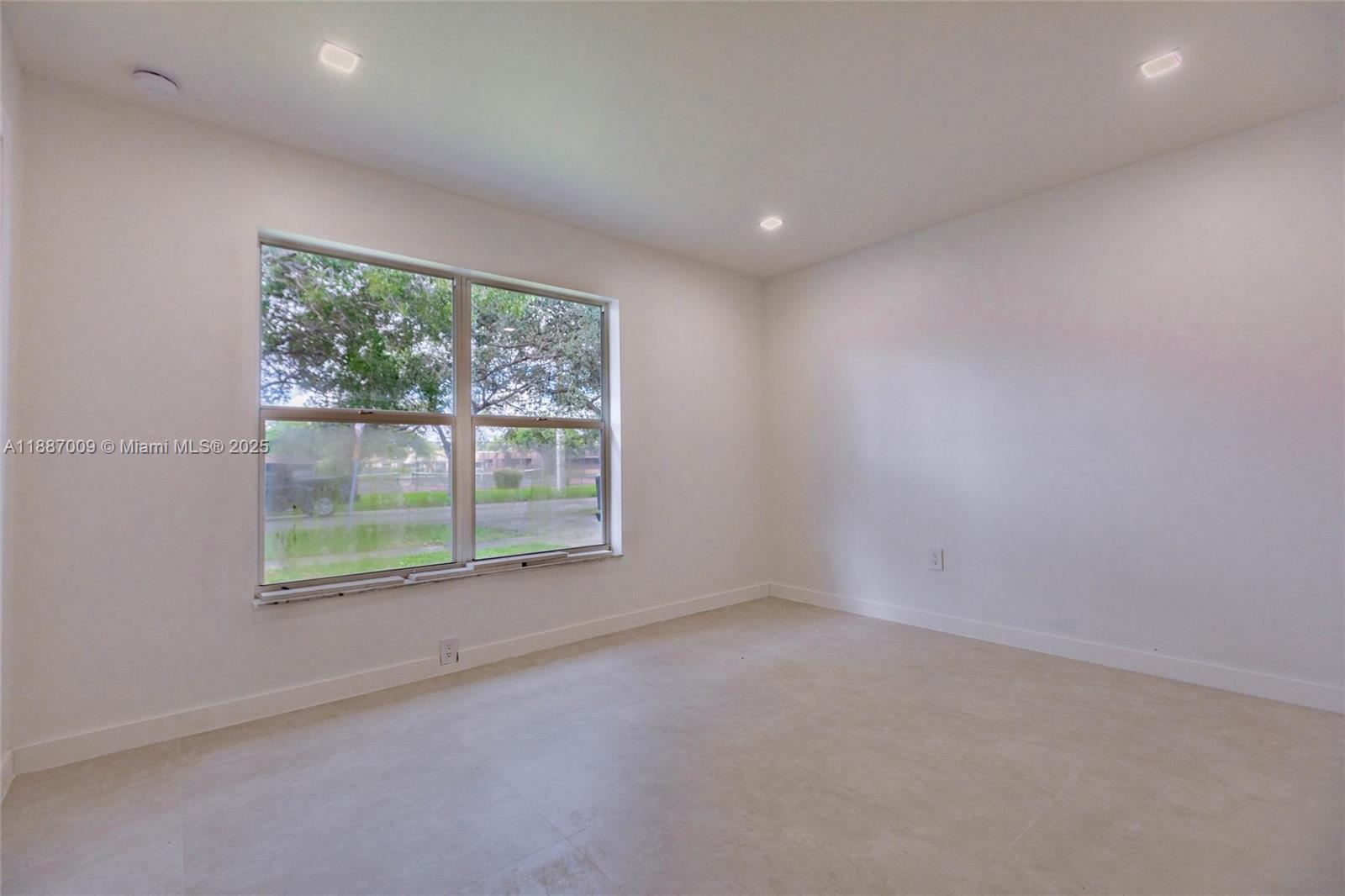 SUNRISE GOLF VILLAGE SEC - Residential