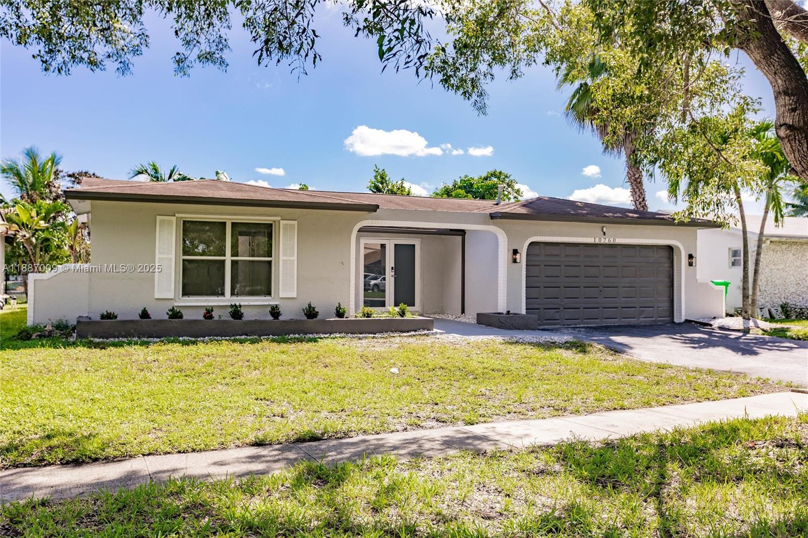 SUNRISE GOLF VILLAGE SEC - Residential