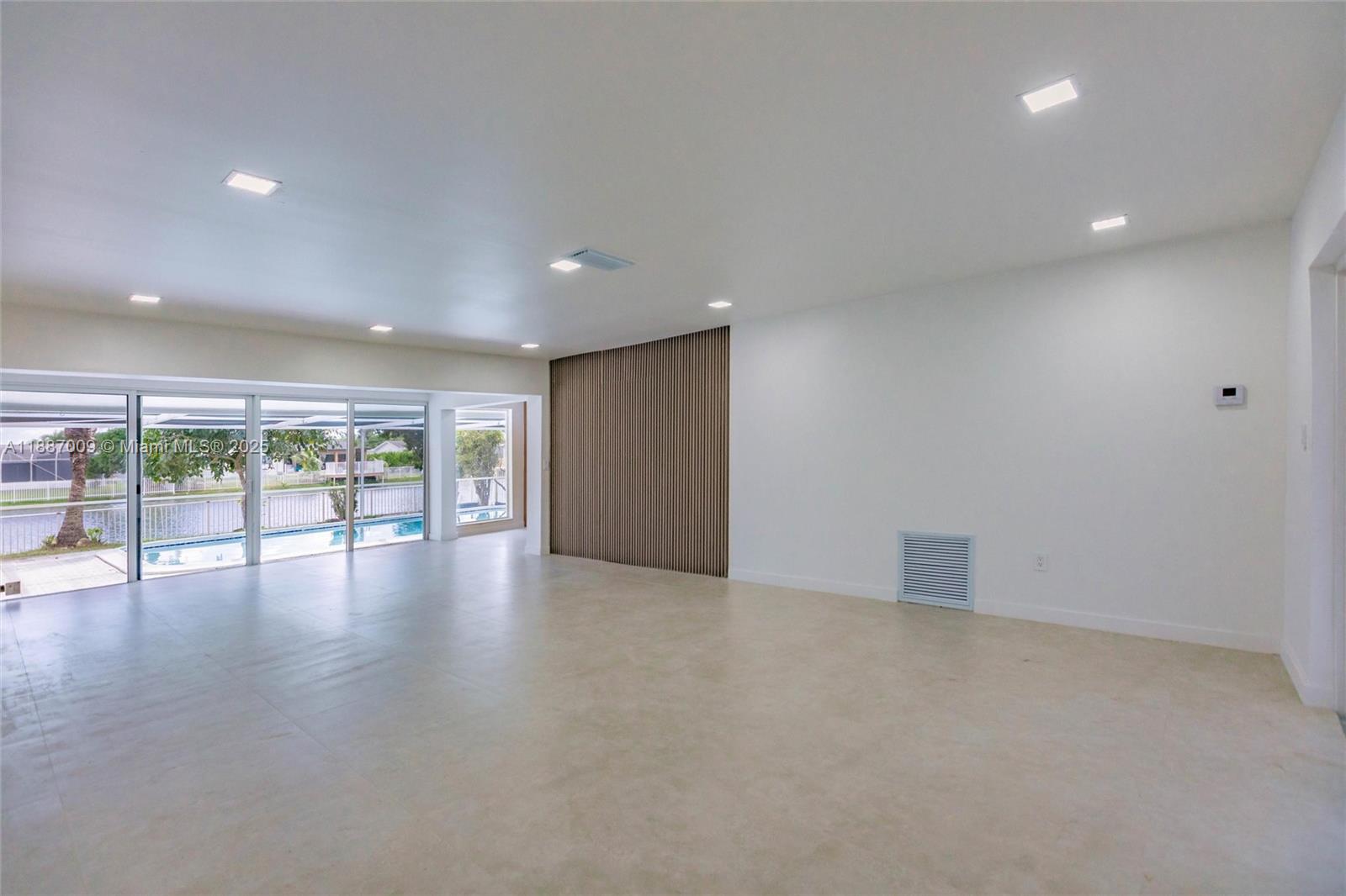 SUNRISE GOLF VILLAGE SEC - Residential