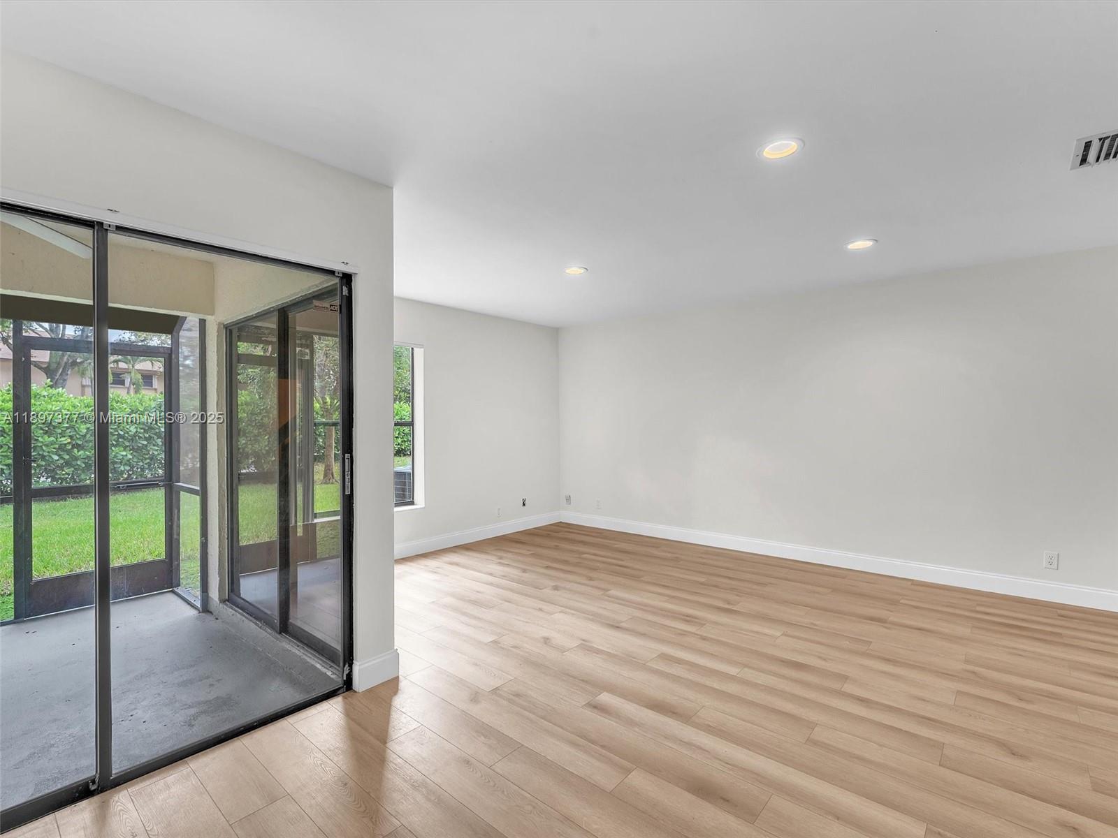 TARTAN COCONUT CREEK PHAS - Residential