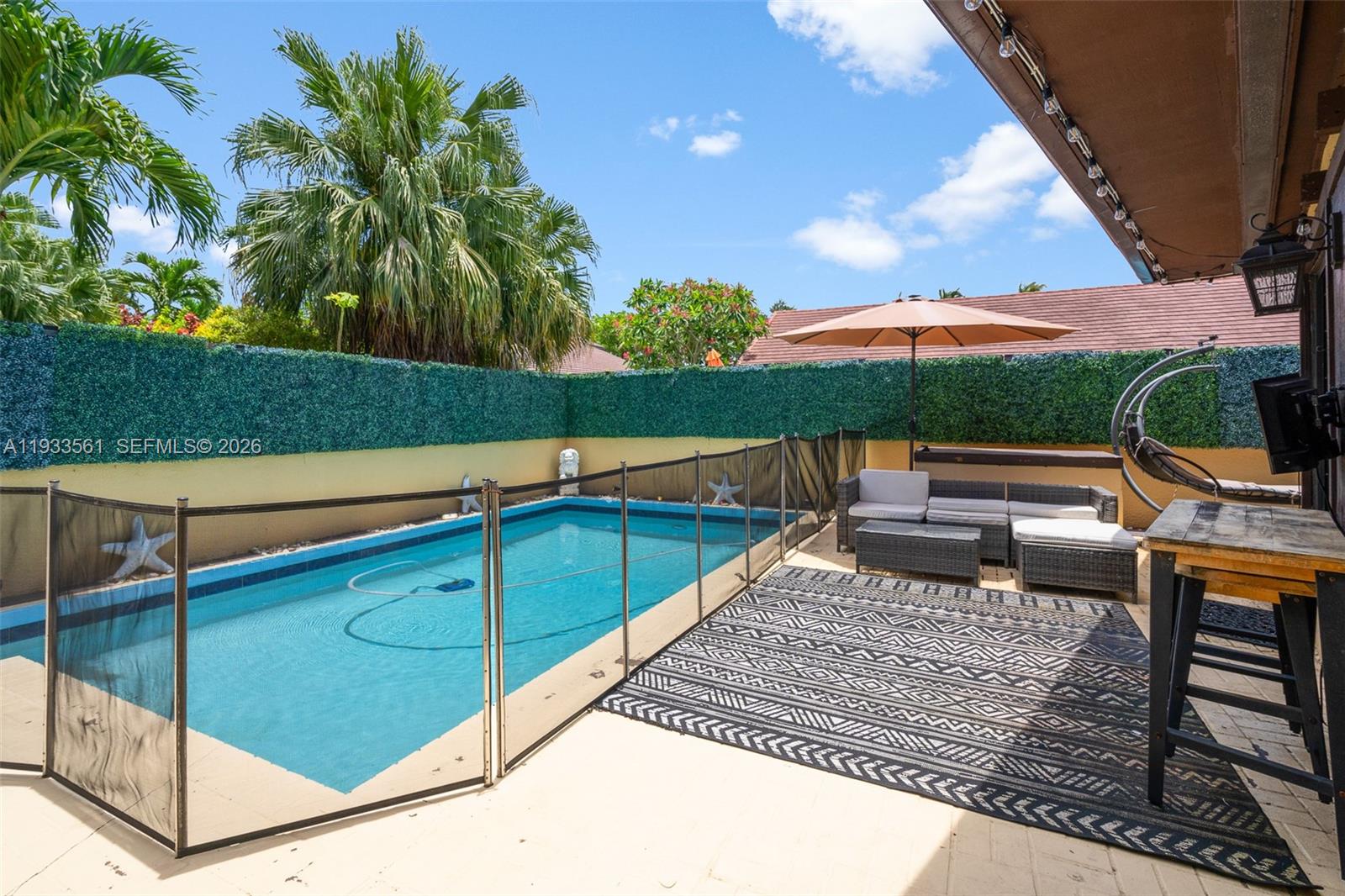 SKY LAKE VILLAS FIRST ADD - Residential