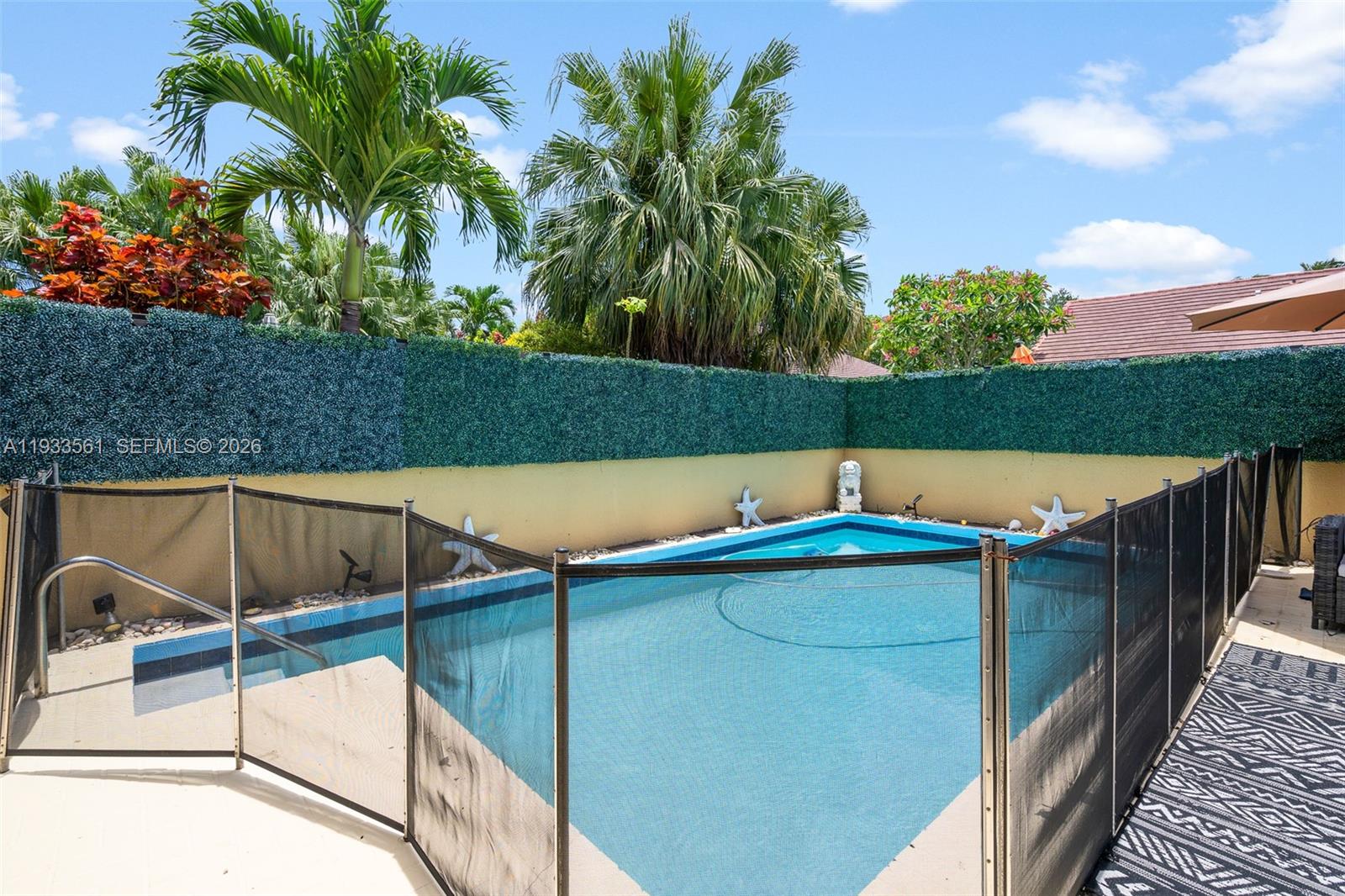 SKY LAKE VILLAS FIRST ADD - Residential