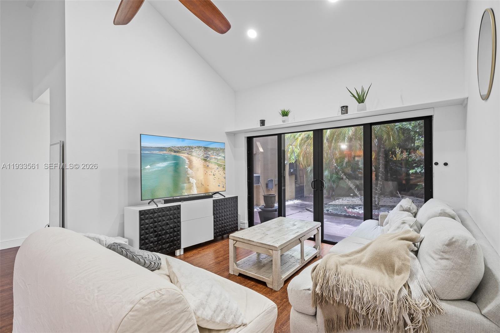 SKY LAKE VILLAS FIRST ADD - Residential