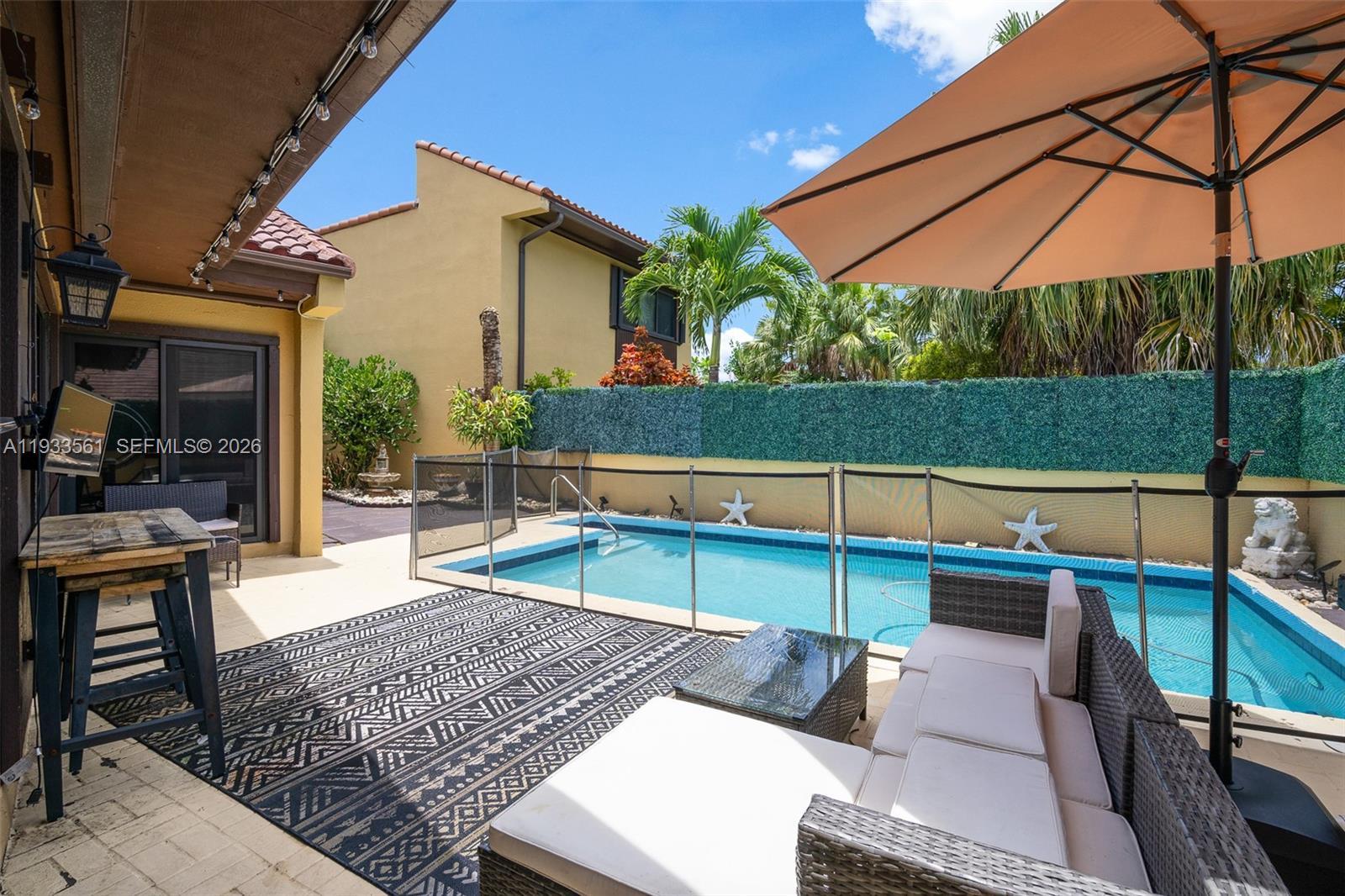 SKY LAKE VILLAS FIRST ADD - Residential