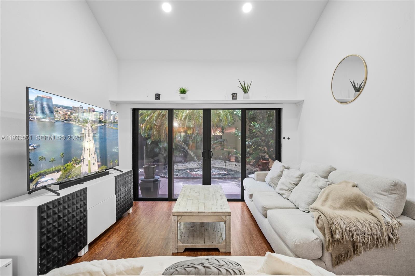 SKY LAKE VILLAS FIRST ADD - Residential