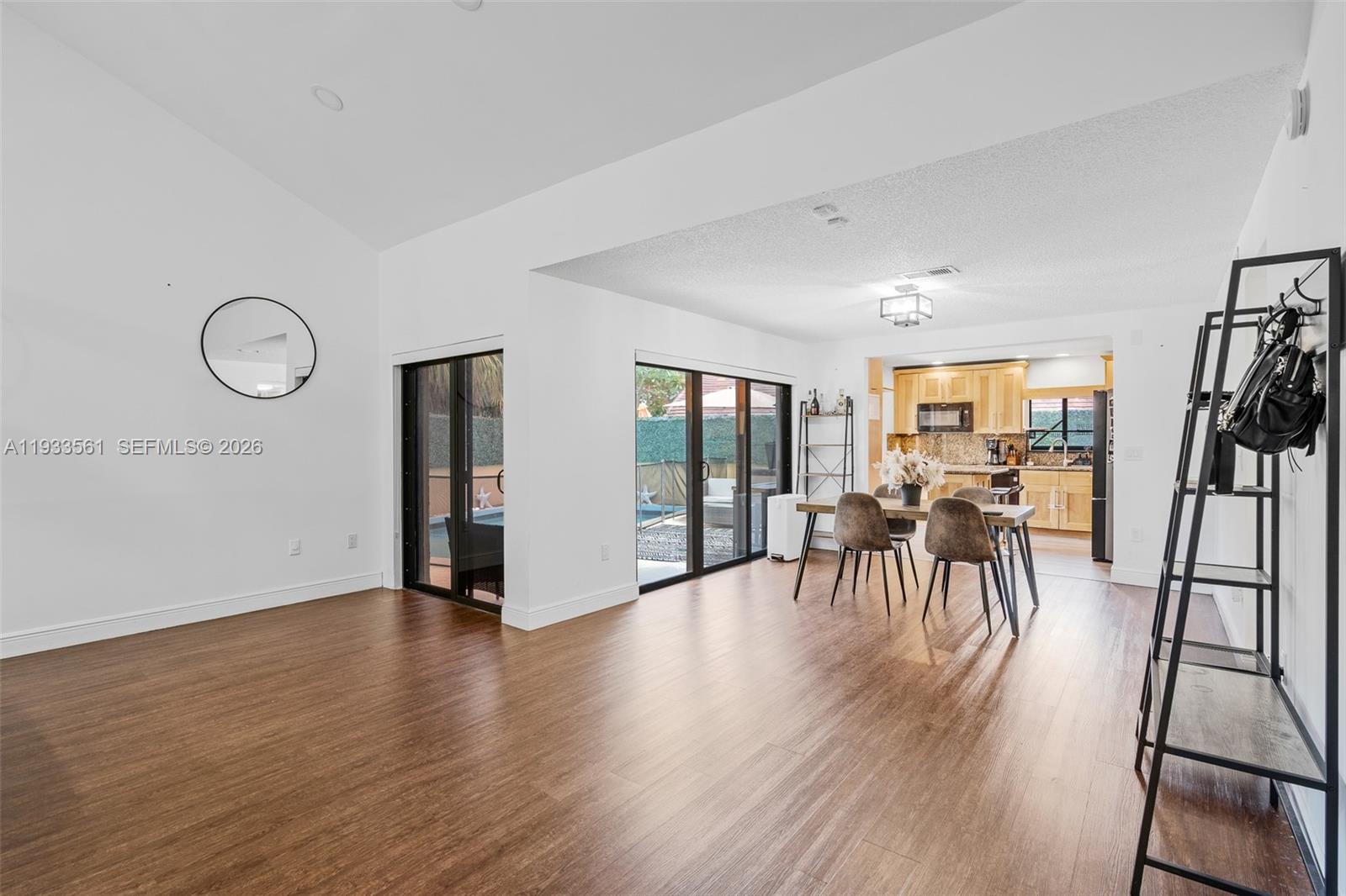 SKY LAKE VILLAS FIRST ADD - Residential