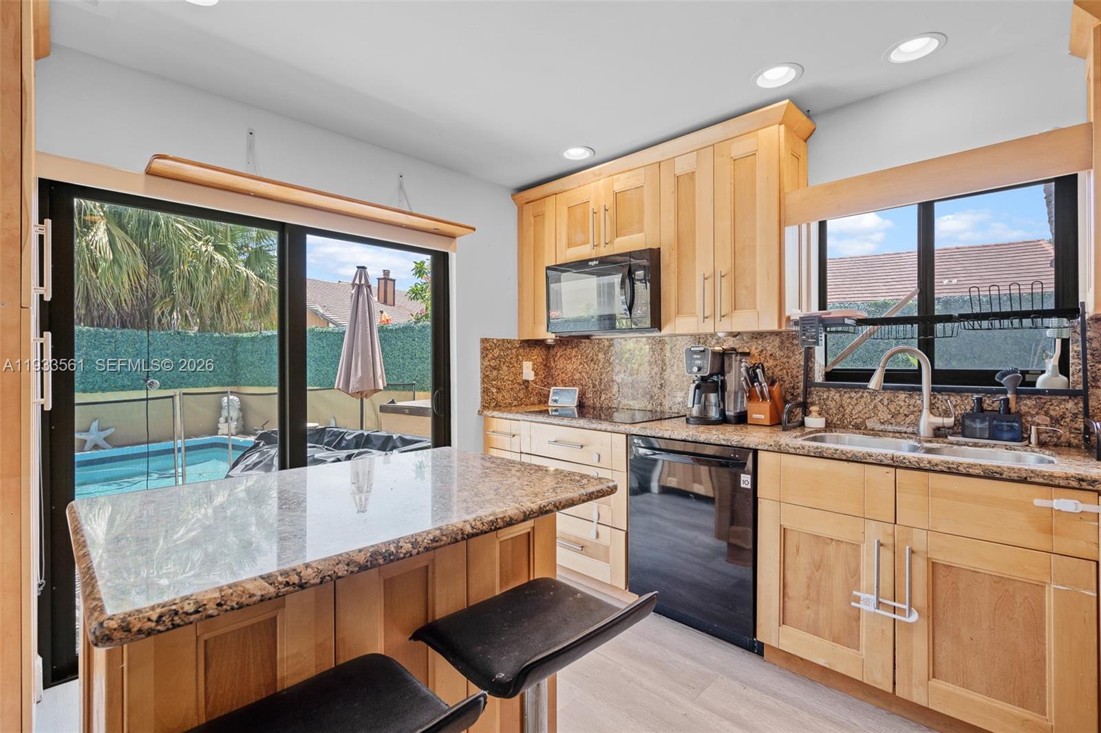 SKY LAKE VILLAS FIRST ADD - Residential