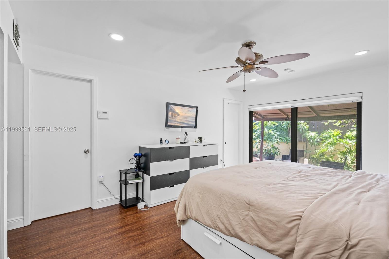 SKY LAKE VILLAS FIRST ADD - Residential