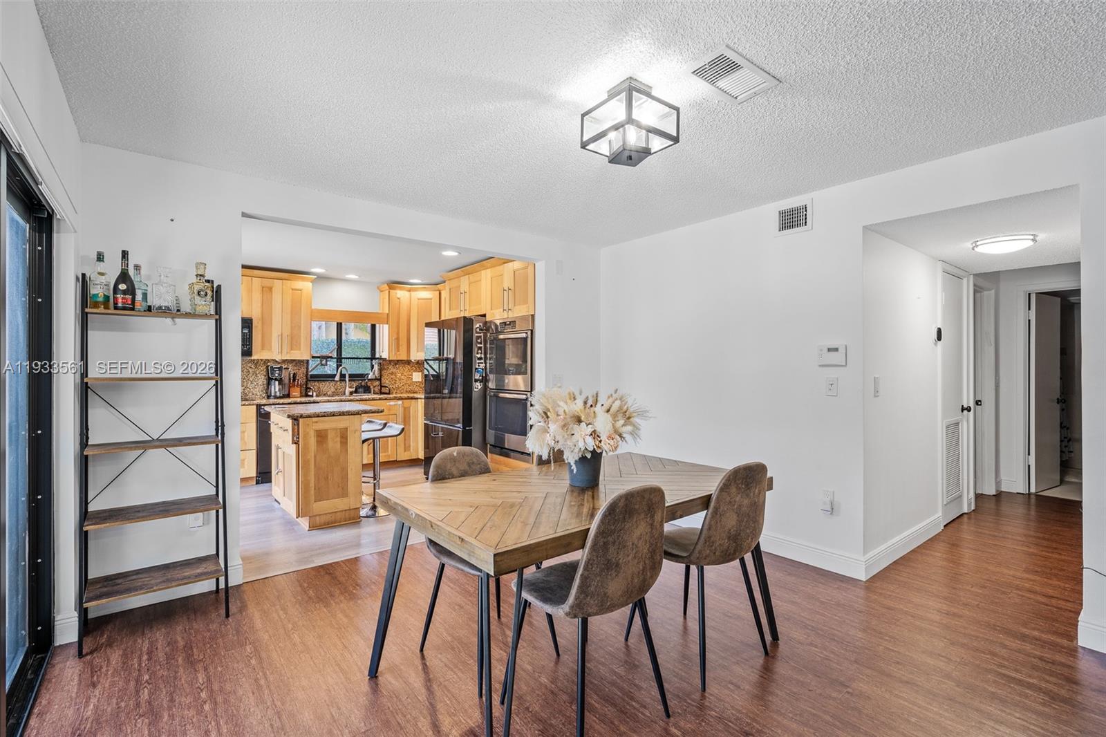 SKY LAKE VILLAS FIRST ADD - Residential