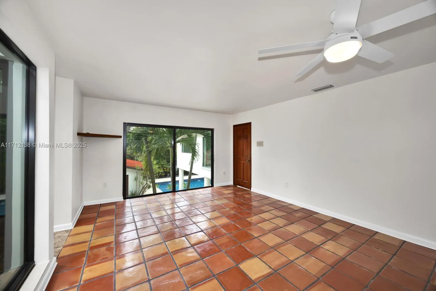 Miami, Florida 33143, United States, 5 Bedrooms Bedrooms, ,4 BathroomsBathrooms,Residential,Pending,23390