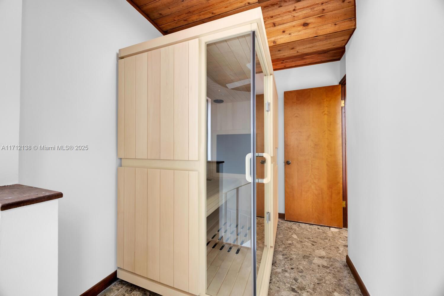 CATALINA PINES - Residential