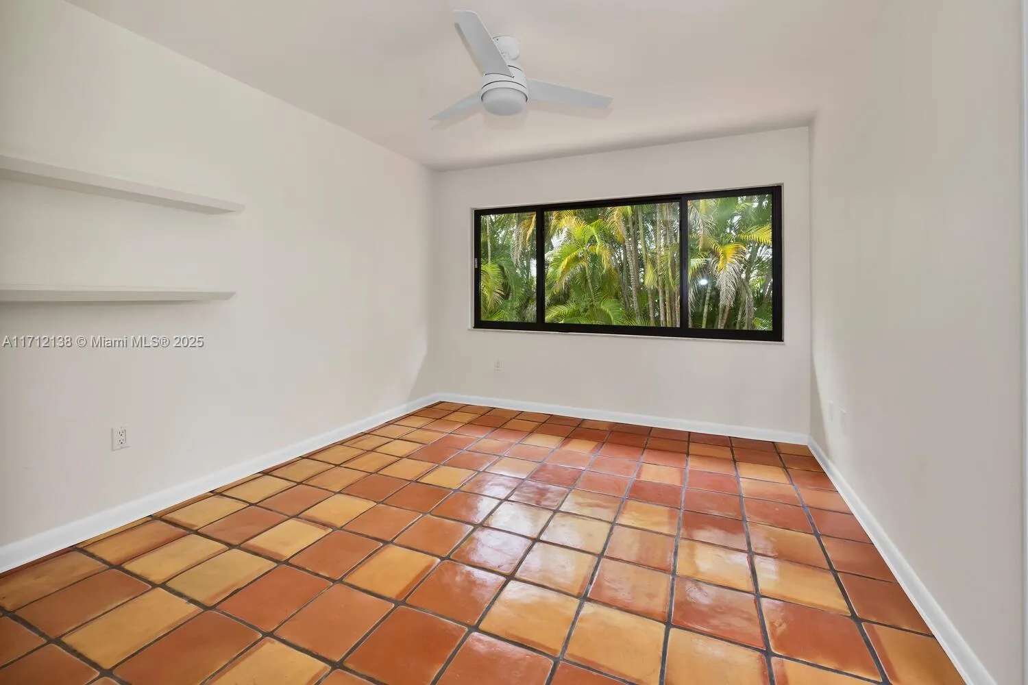 Miami, Florida 33143, United States, 5 Bedrooms Bedrooms, ,4 BathroomsBathrooms,Residential,Pending,23390