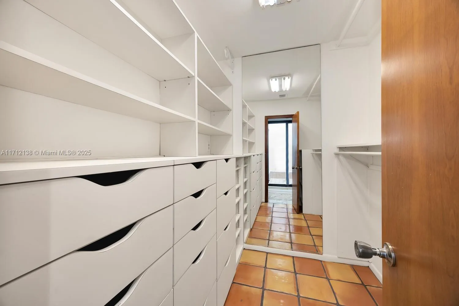 Miami, Florida 33143, United States, 5 Bedrooms Bedrooms, ,4 BathroomsBathrooms,Residential,Pending,23390